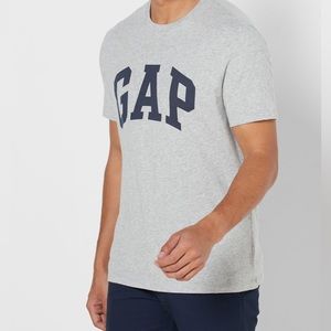 Gap Men’s Arch Logo T-Shirt